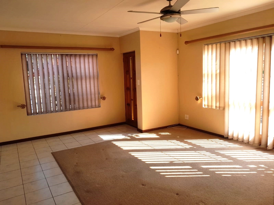 To Let 2 Bedroom Property for Rent in Strelitzia Park Eastern Cape